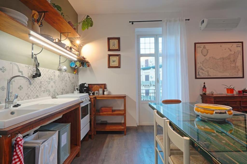 La Casuzza Del Borgo - Porto - Politeama Lägenhet Palermo Exteriör bild